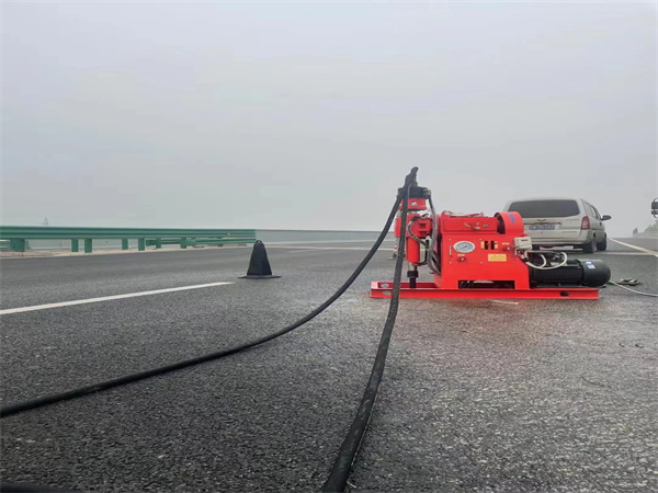 扶余马路路基路面开裂下沉注浆加固灌浆