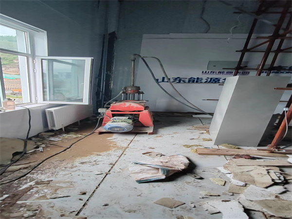 扶余地基基础下沉墙体裂缝加固注浆顶升施工